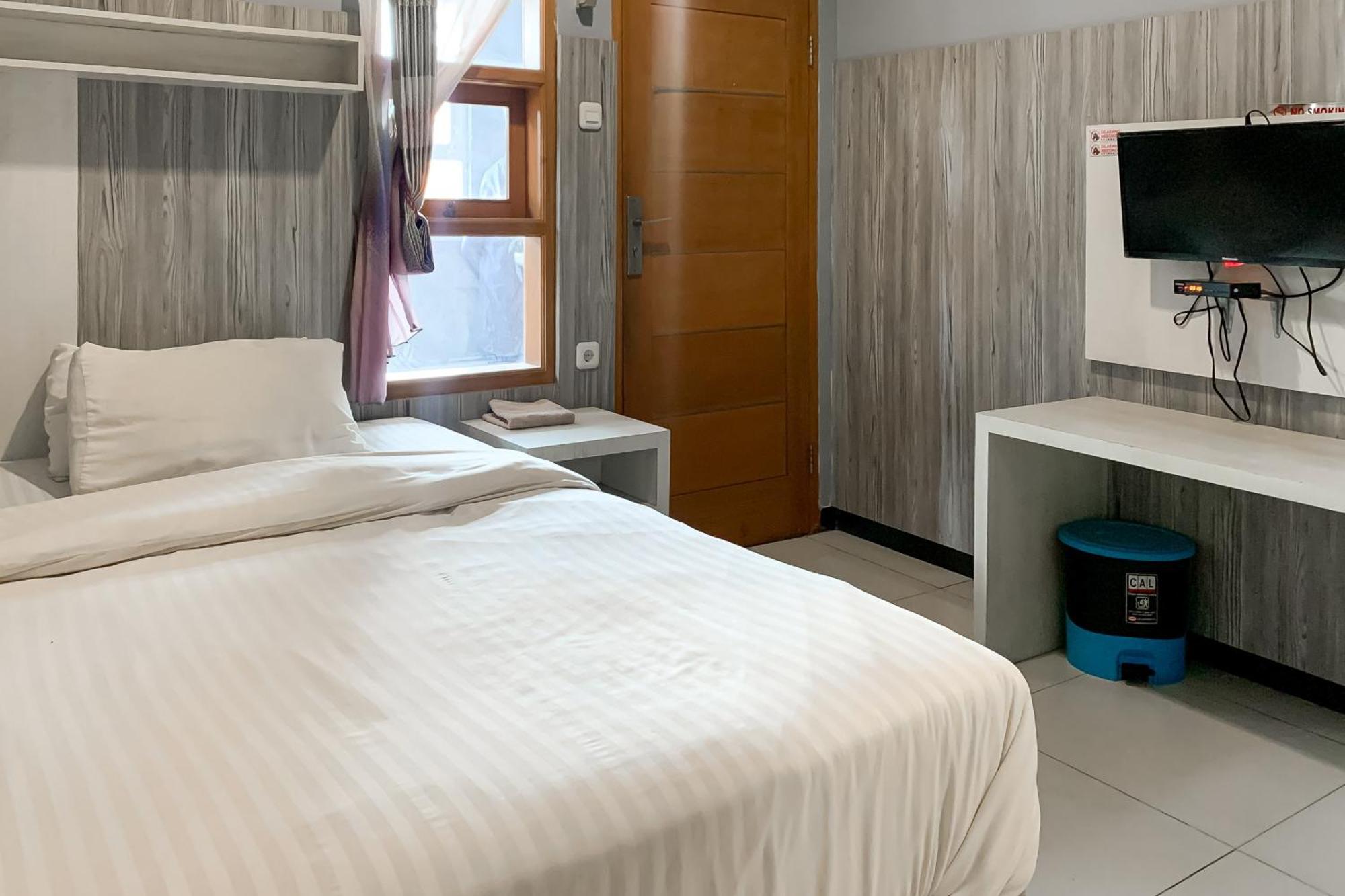 Karins Guesthouse Syariah Redpartner Μπαντούνγκ Εξωτερικό φωτογραφία