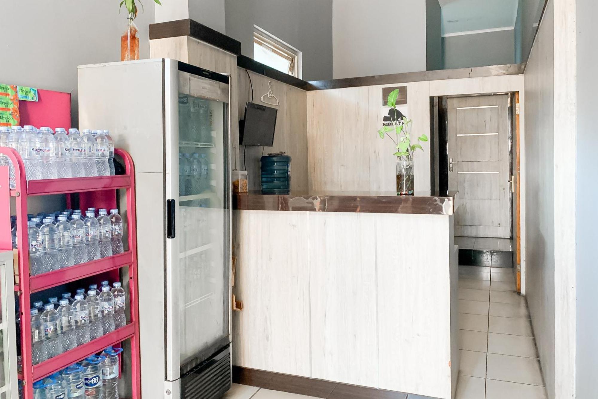 Karins Guesthouse Syariah Redpartner Μπαντούνγκ Εξωτερικό φωτογραφία